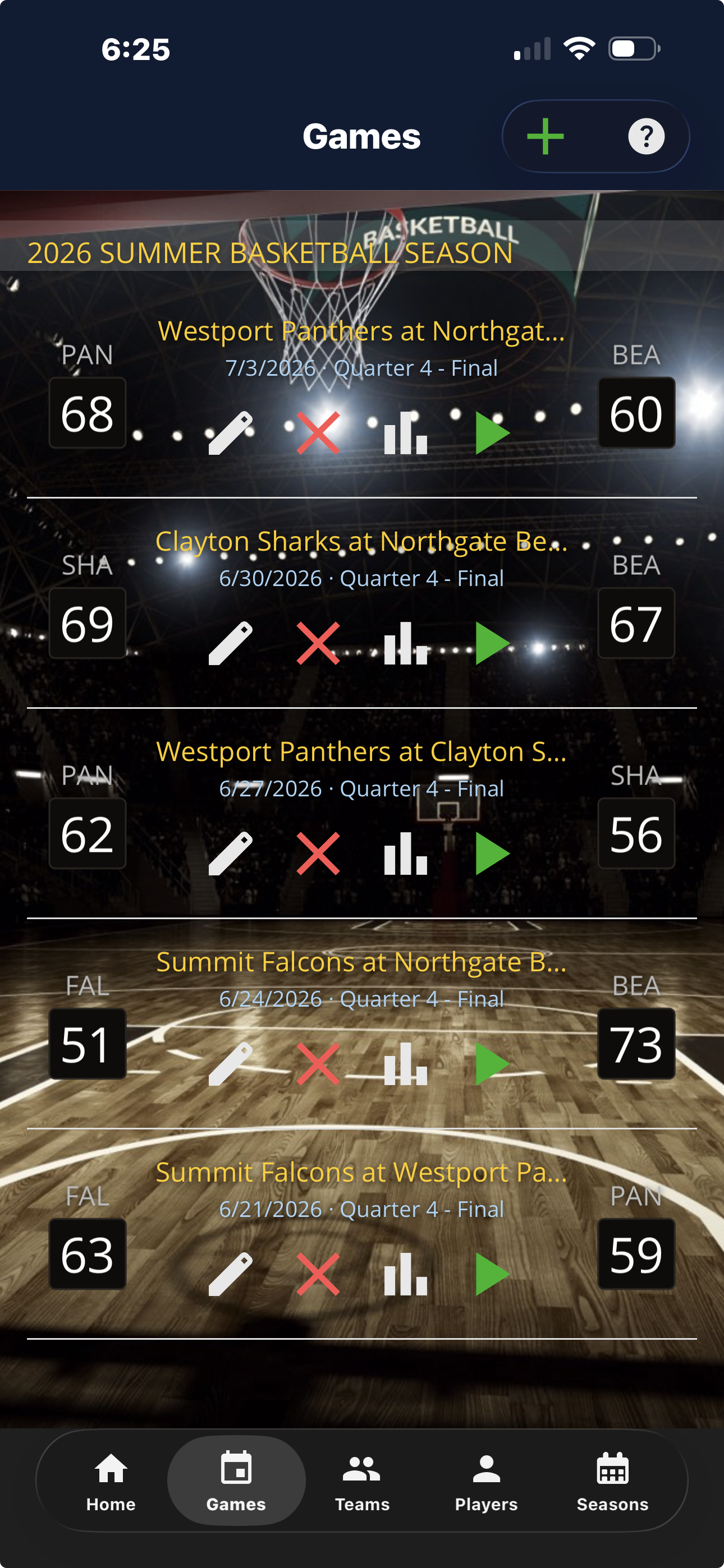 Games list screen showing live scores, final results, and the season each game belongs to